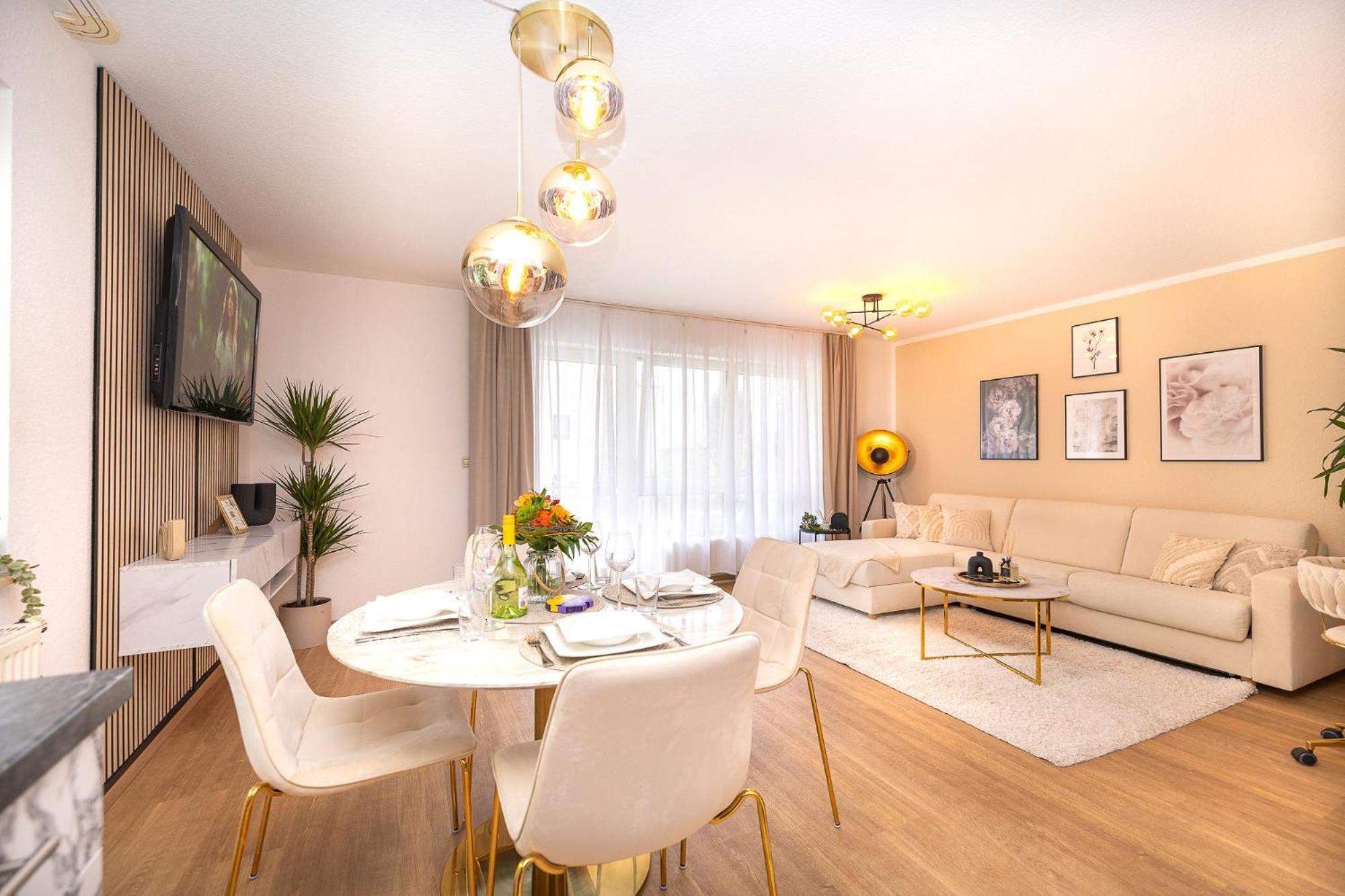 Luxx Home Bc, Zentral - Fuer 4 Personen - Balkon - Parken - Voll Ausgestattete Kueche Biberach an der Riss Ngoại thất bức ảnh